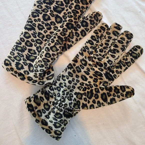Gloves - Picture 2 of 2